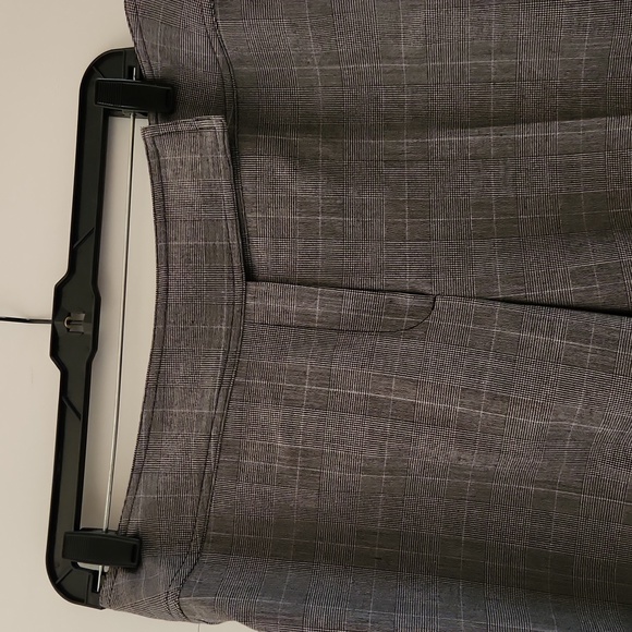 Tartan plaid monotone black/grey/off white strecht gab bermuda 12"1/2 inseam - Picture 2 of 4